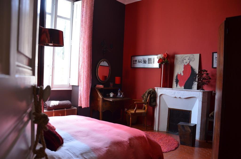 Chambres D'Hotes Maison Auguste Салон дьо Прованс Стая снимка
