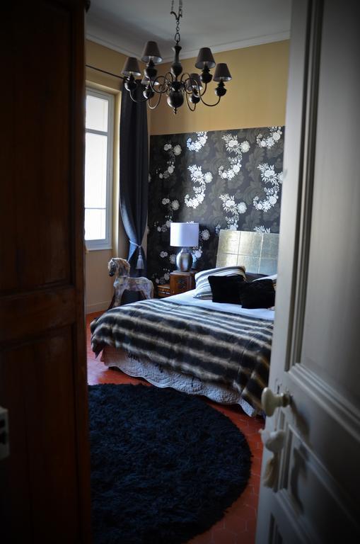 Chambres D'Hotes Maison Auguste Салон дьо Прованс Стая снимка